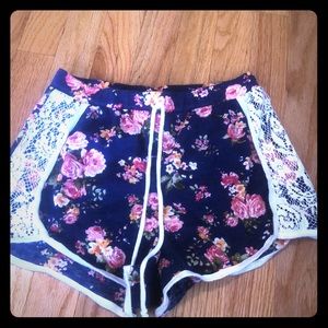 Floral cotton lace shorts